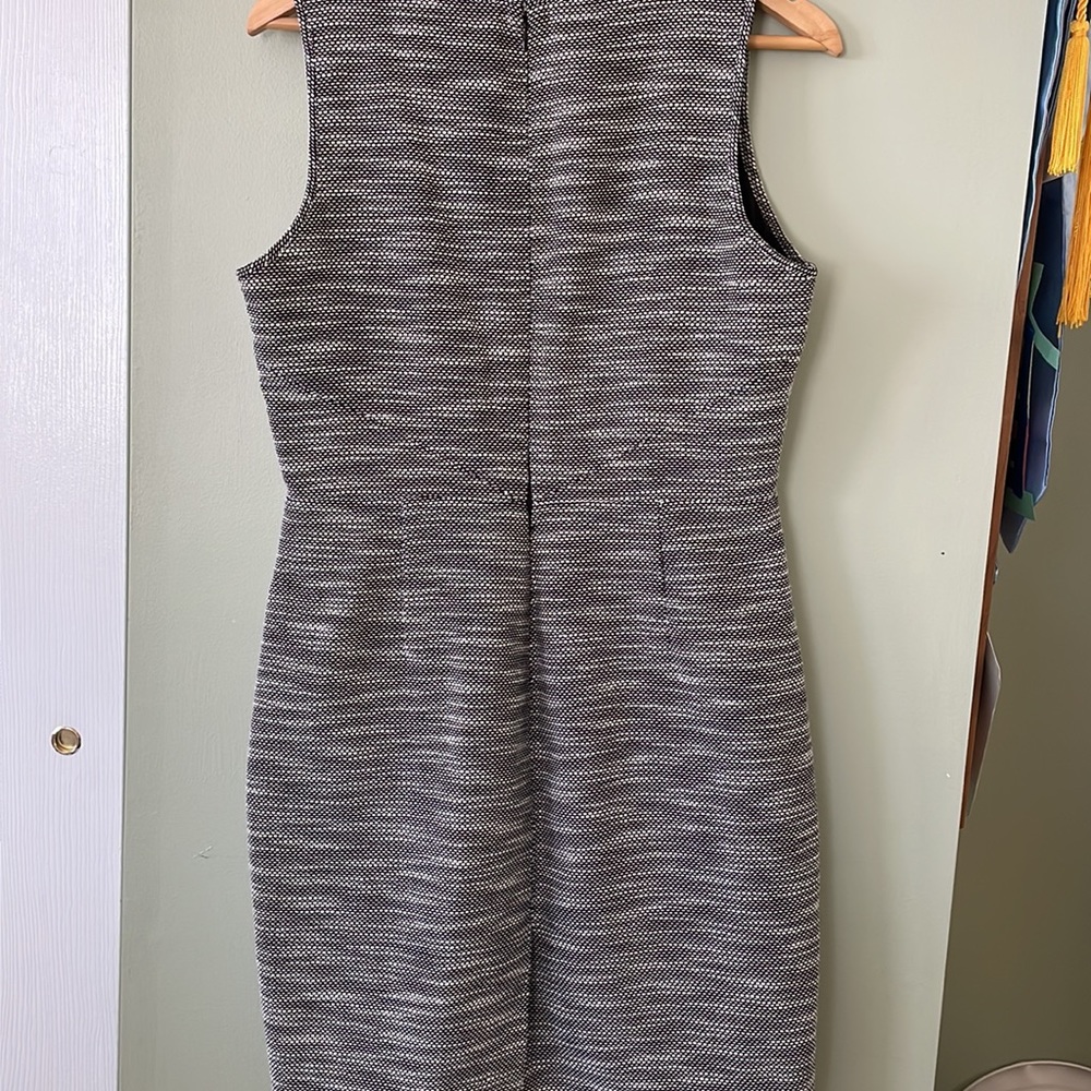 Banana Republic Sleeveless Shift Dress - Picture 2 of 4